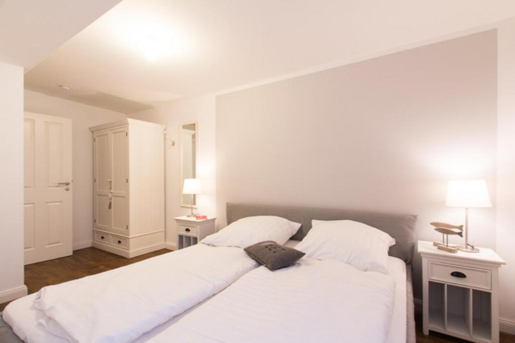 Pazific - Versteck Am Strom * Rostock